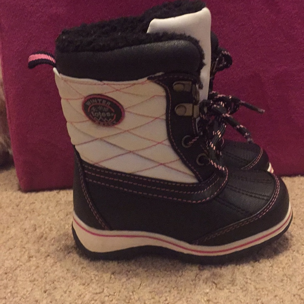 Toddler Girl Snow Boots Size 7 TOTES